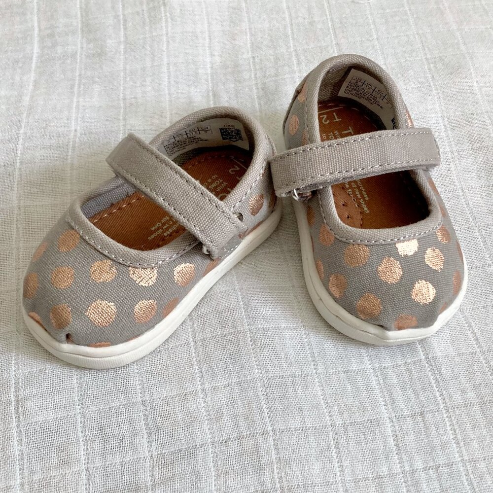 ❤️ Host Pick ❤️ Toms Mary Jane Baby Shoes 3-6M